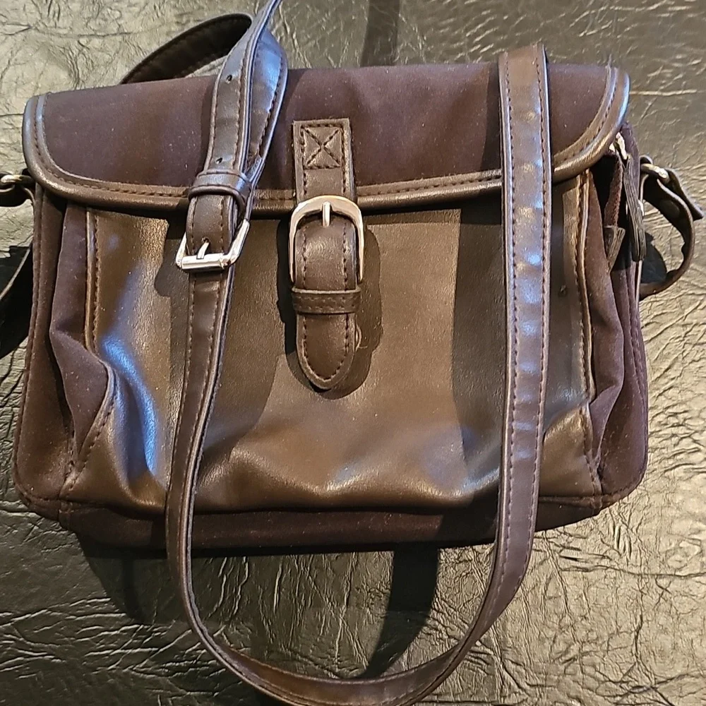 Liz Claiborne Dark Brown Crossbody Bag - Picture 6 of 6